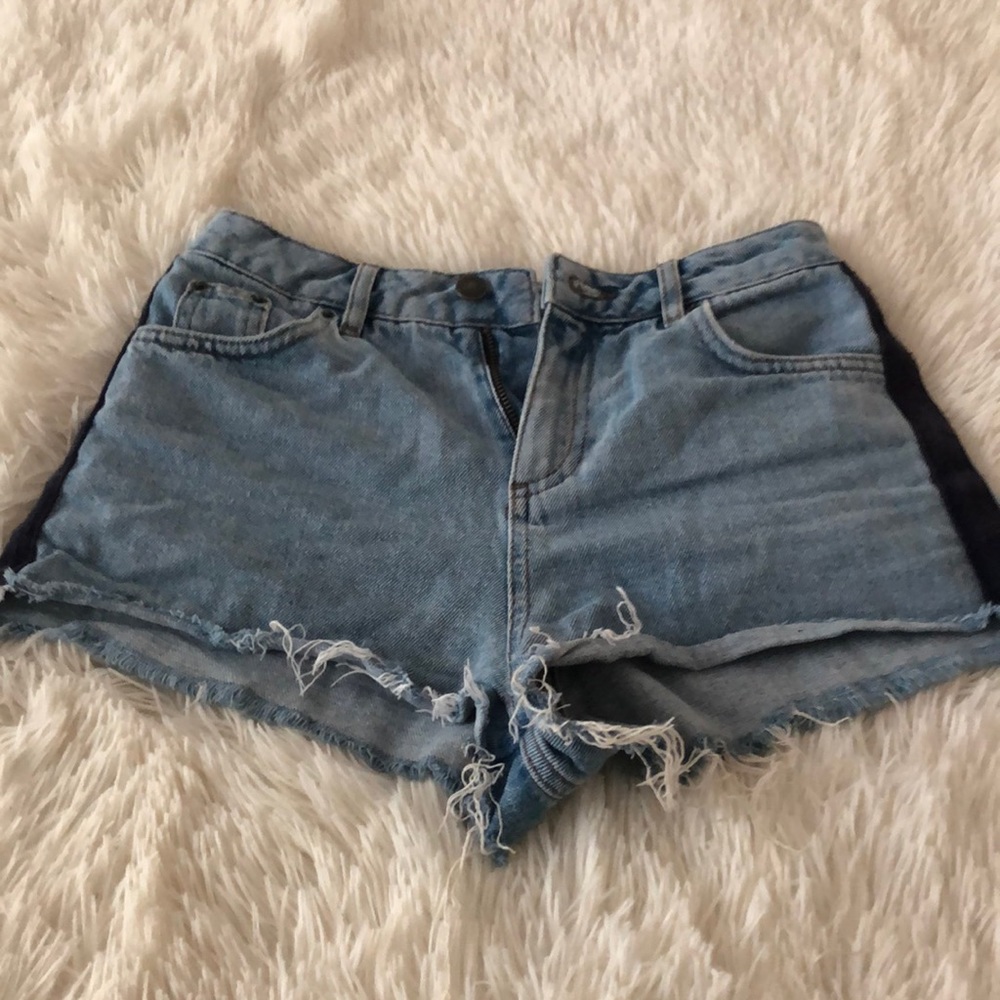 Jeans shorts /women size 25 very good condition